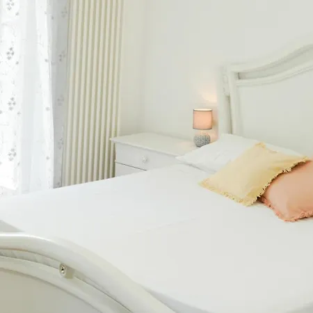 Uria & Couette-café 4*