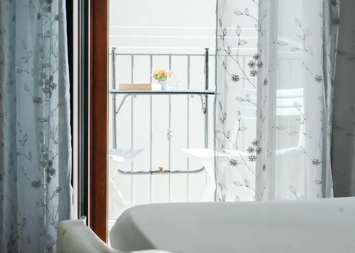 Uria & Bed & Breakfast 4*